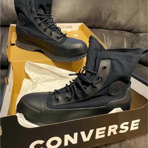 Converse boots all season men’s size 10 brand new